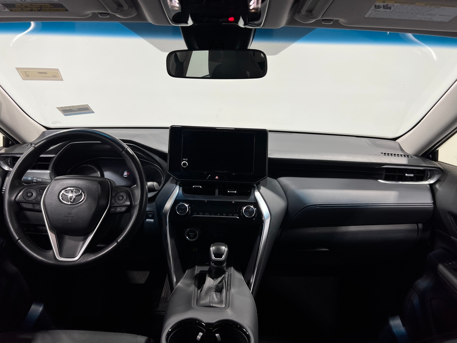 Thumbnail: 2024 Toyota Venza - 3