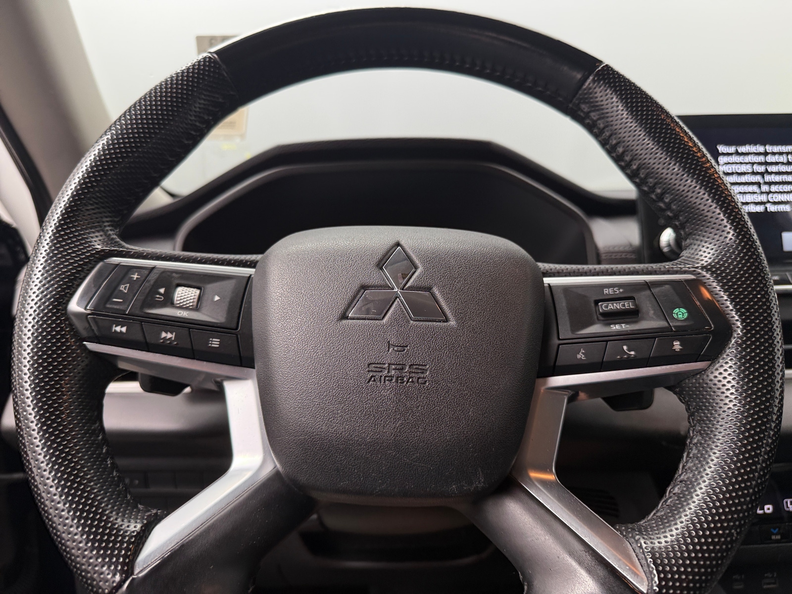 Thumbnail: 2022 Mitsubishi Outlander - 4