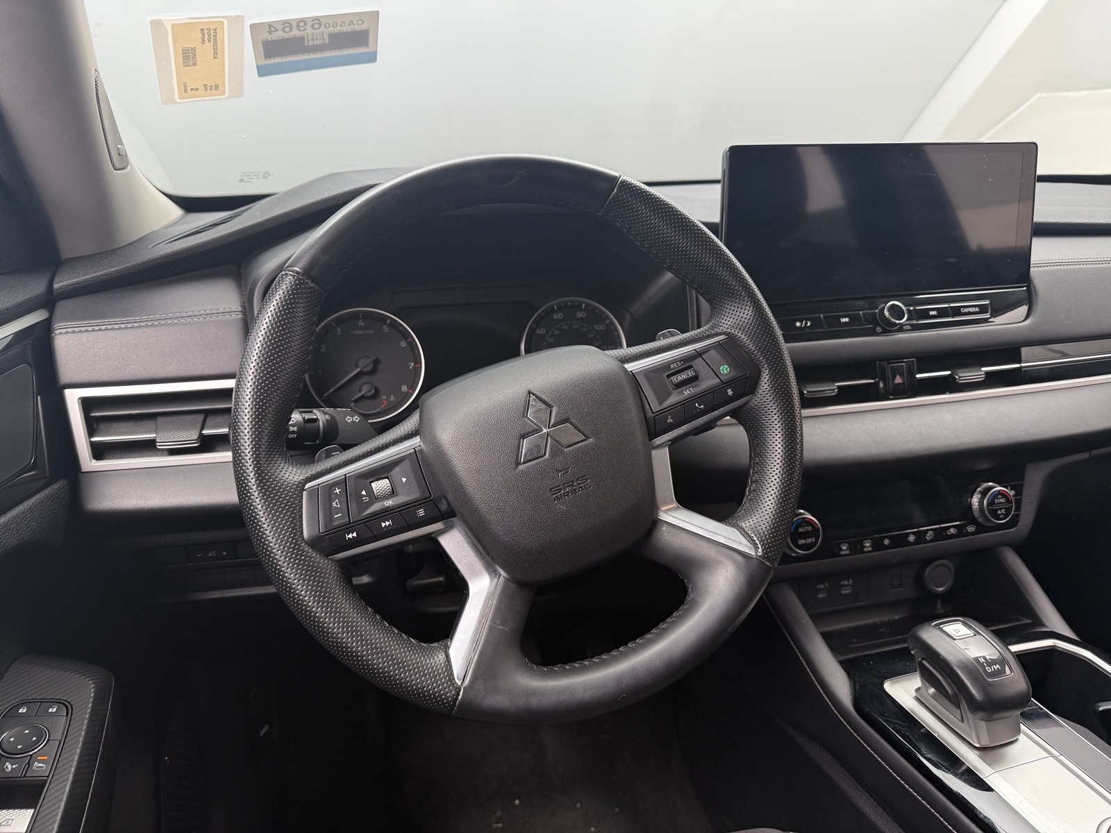 Thumbnail: 2025 Mitsubishi Outlander - 4