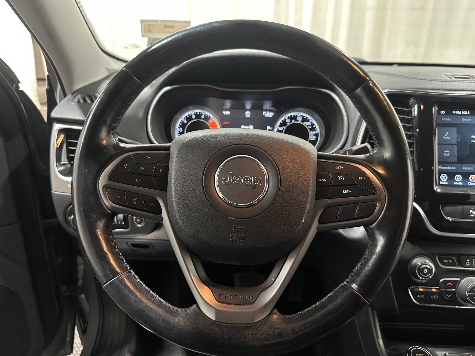 Thumbnail: 2020 Jeep Cherokee - 4