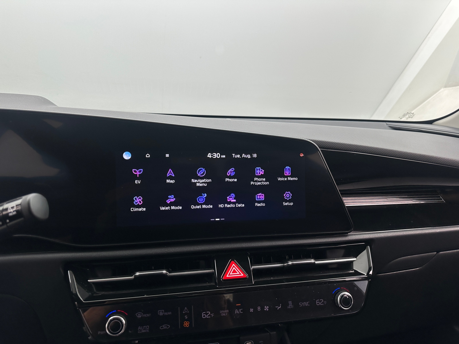 Thumbnail: 2023 Kia Niro - 3