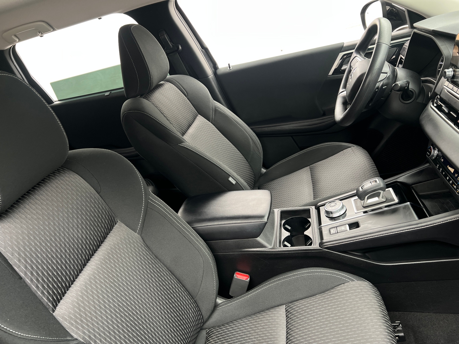 Thumbnail: 2022 Mitsubishi Outlander - 2