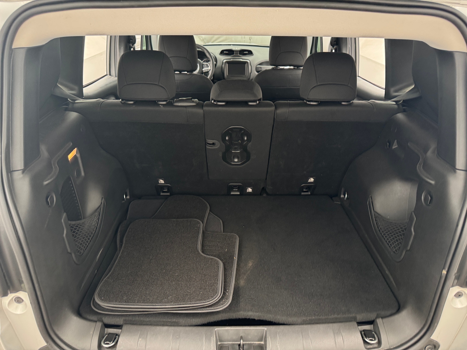 Thumbnail: 2019 Jeep Renegade - 7