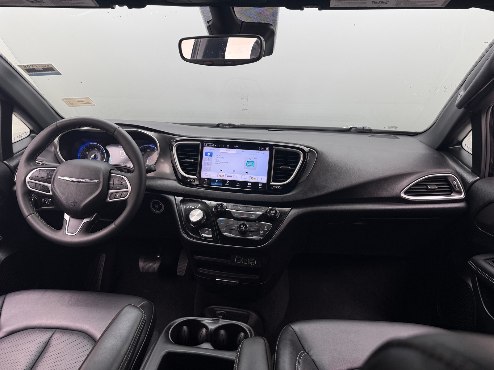 Thumbnail: 2025 Chrysler Pacifica - 2