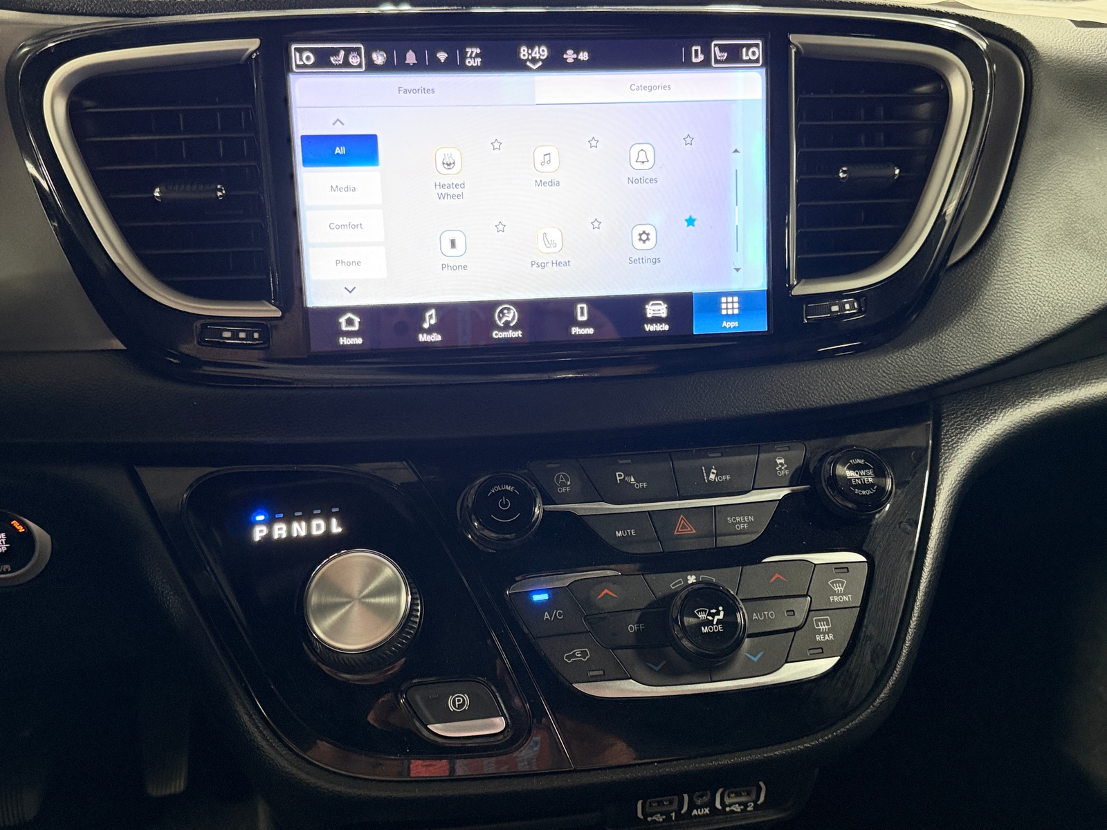 Thumbnail: 2025 Chrysler Pacifica - 3