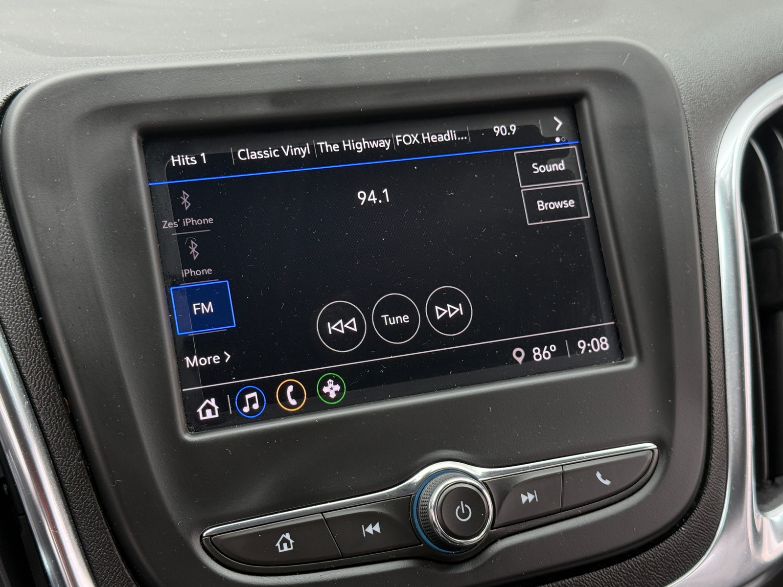 Thumbnail: 2024 Chevrolet Equinox - 4