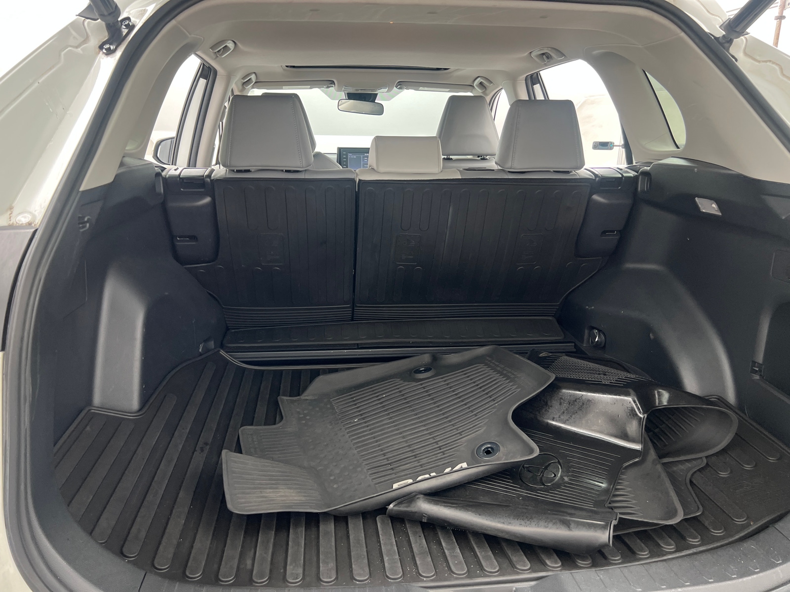 Thumbnail: 2019 Toyota RAV4 - 6