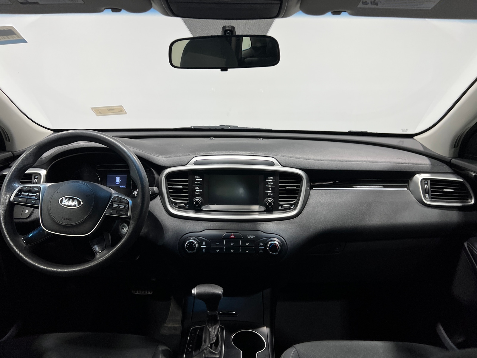 Thumbnail: 2020 Kia Sorento - 3