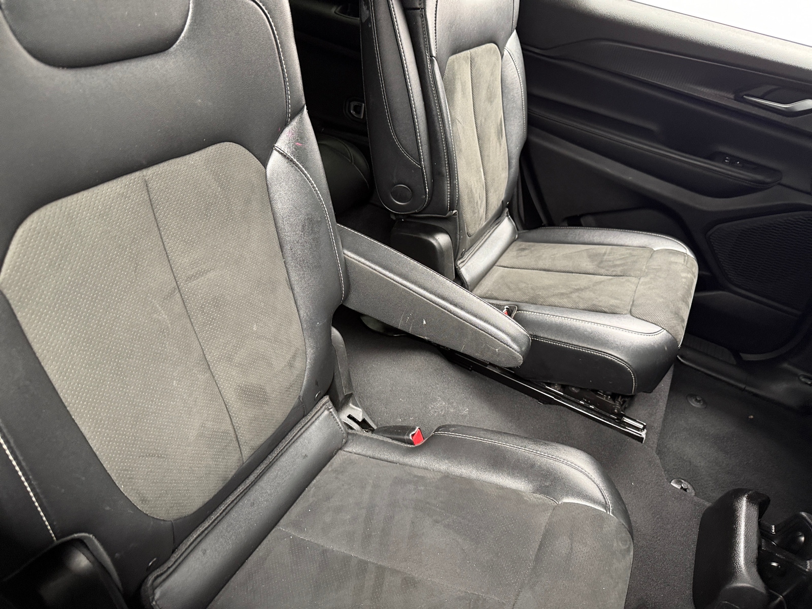Thumbnail: 2023 Jeep Grand Cherokee L - 5