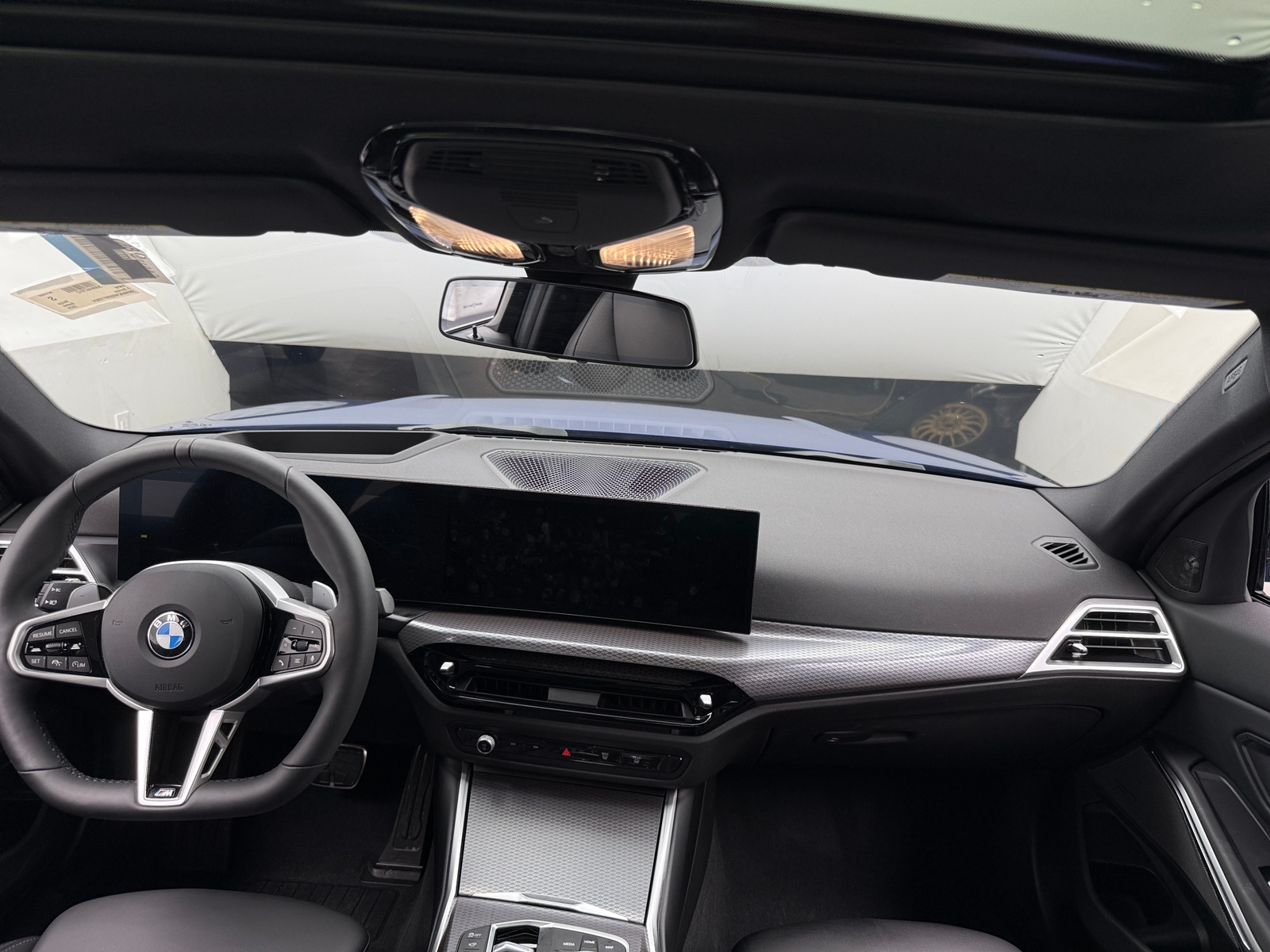 Thumbnail: 2025 BMW 3 Series - 2