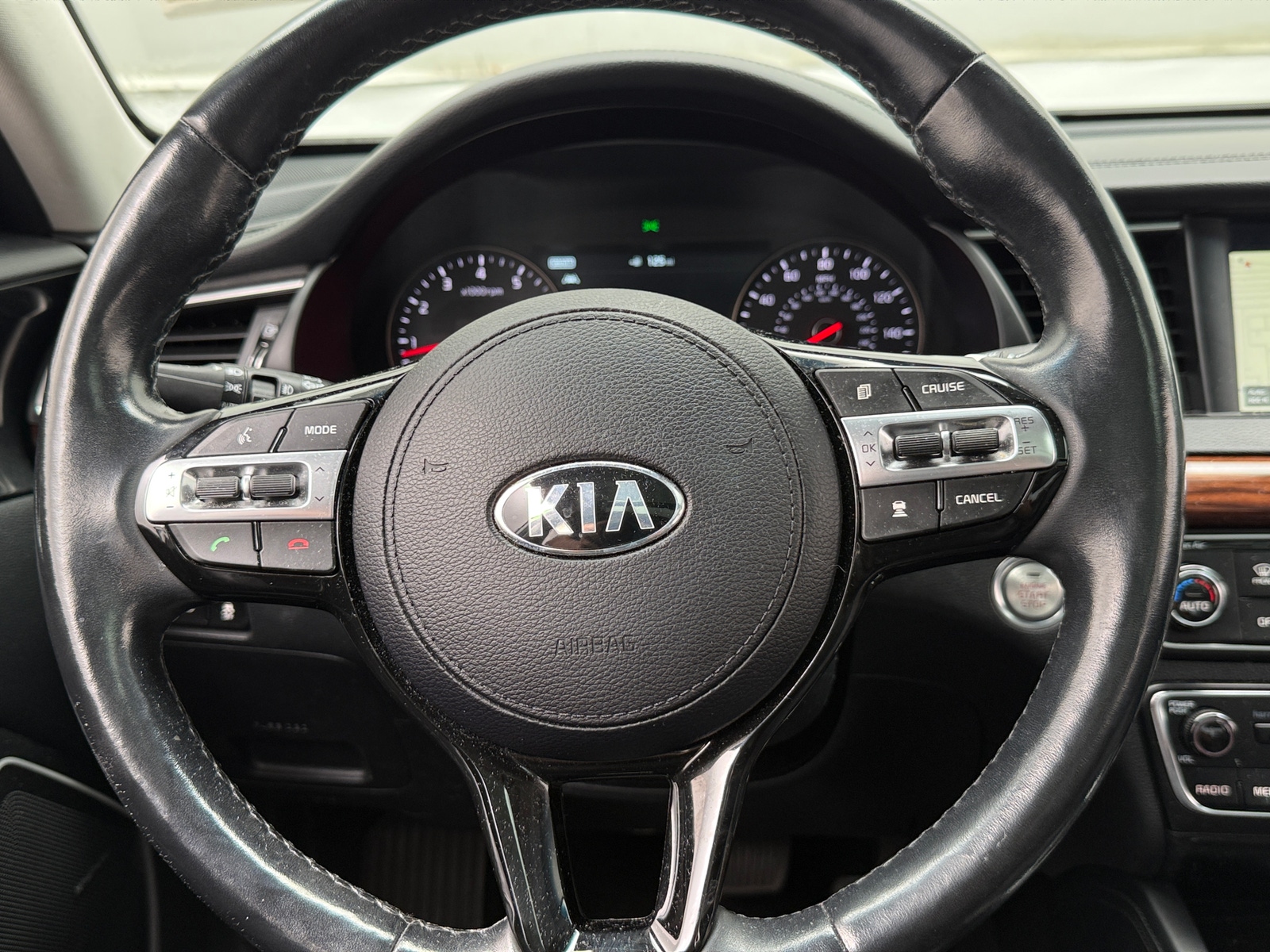 Thumbnail: 2017 Kia Cadenza - 4