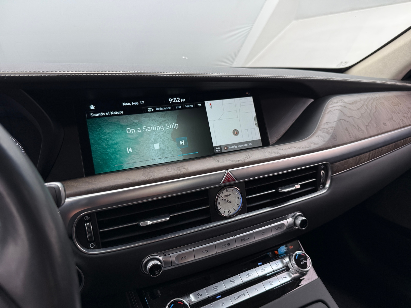Thumbnail: 2021 Genesis G90 - 3