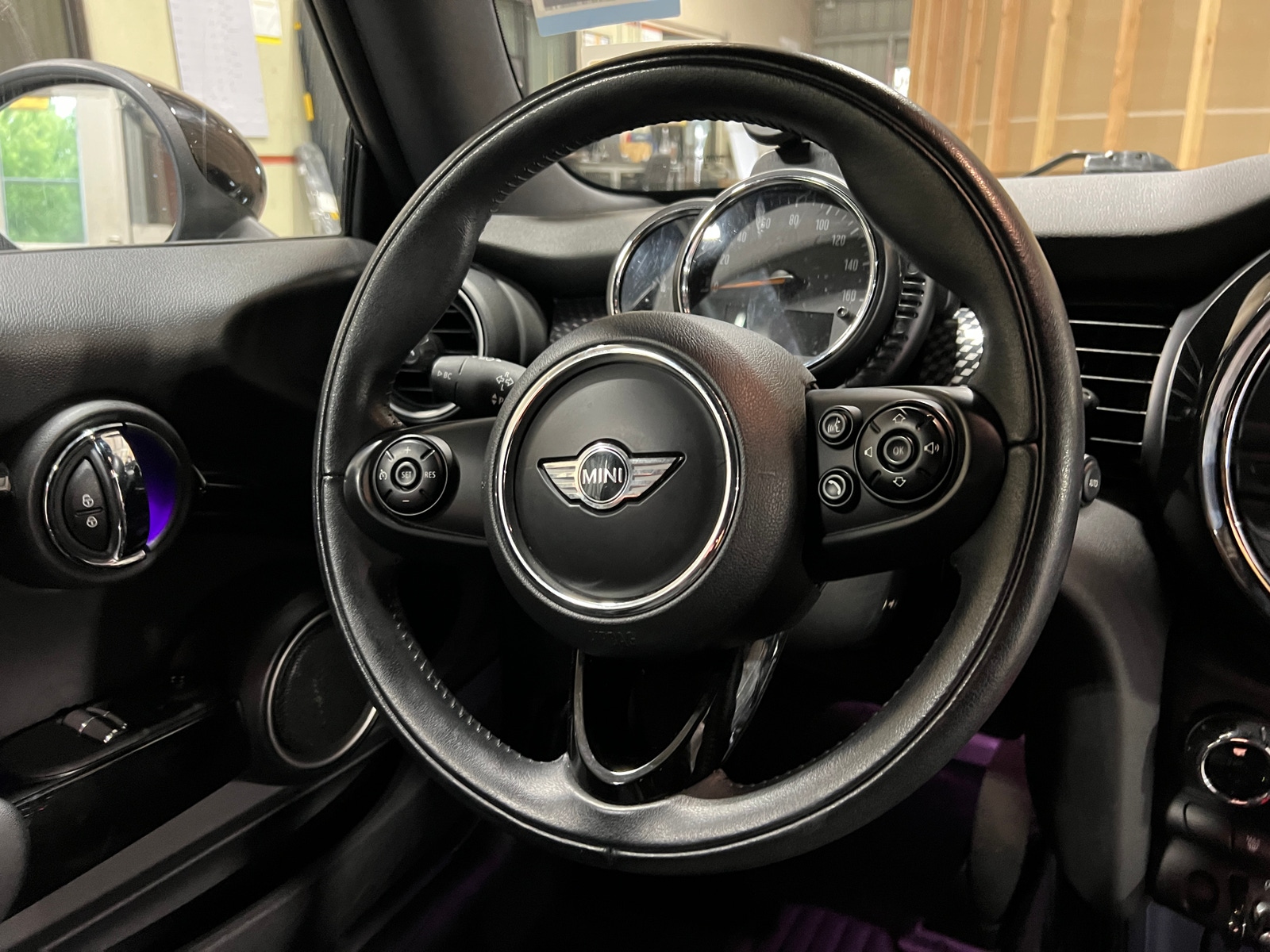 Thumbnail: 2015 MINI Cooper Hardtop - 4