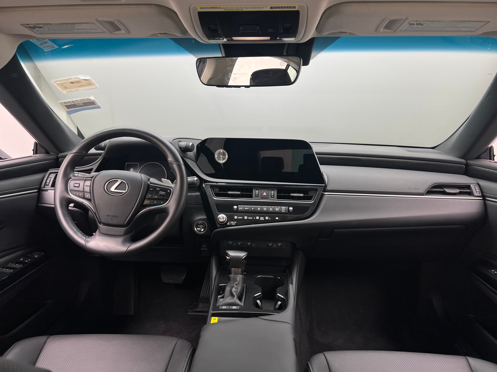 Thumbnail: 2024 Lexus ES - 2