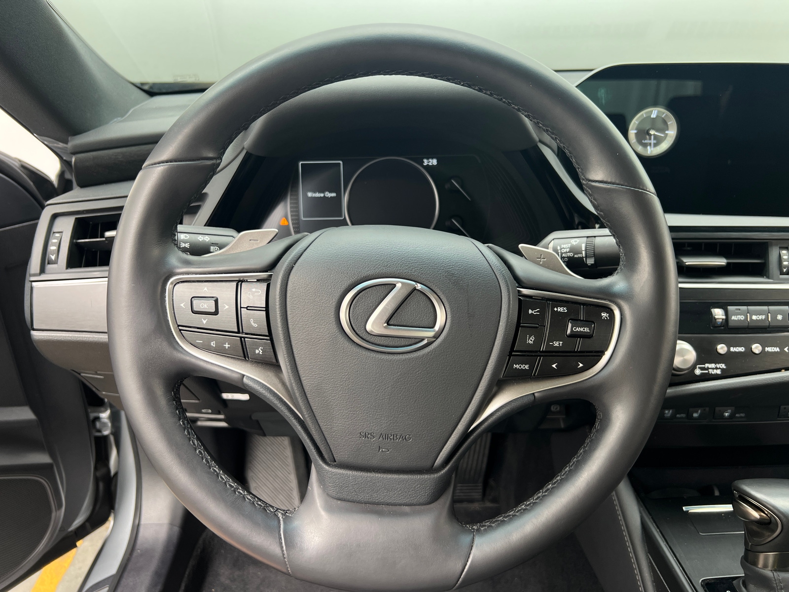 Thumbnail: 2024 Lexus ES - 4