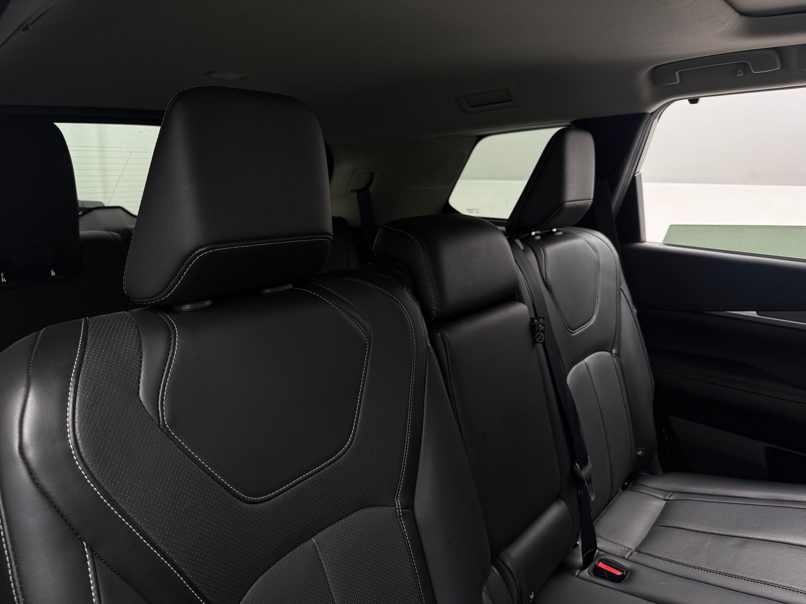 Thumbnail: 2023 INFINITI QX60 - 5