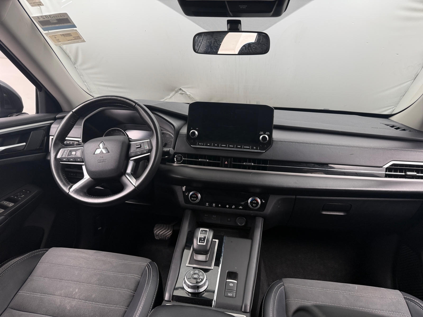 Thumbnail: 2024 Mitsubishi Outlander - 3