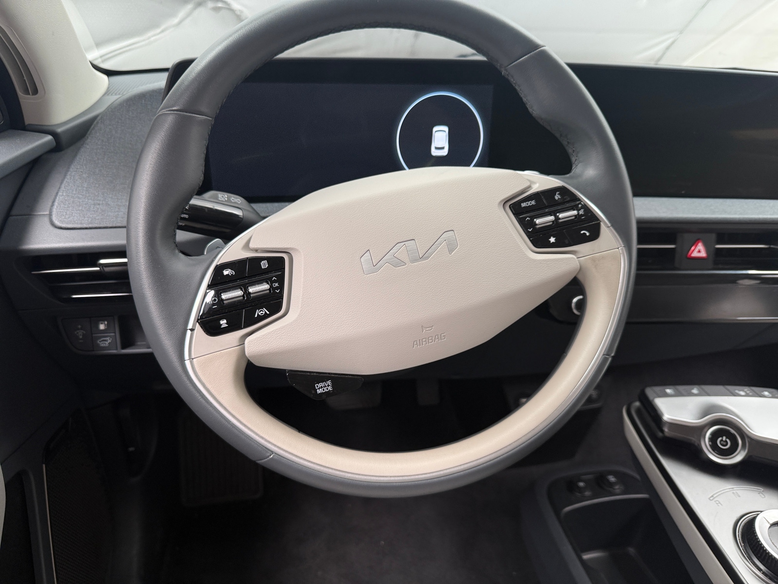 Thumbnail: 2022 Kia EV6 - 4