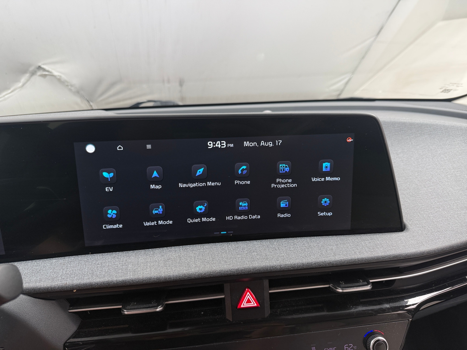 Thumbnail: 2022 Kia EV6 - 3