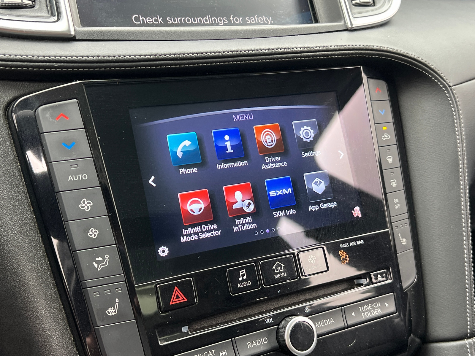 Thumbnail: 2019 INFINITI QX50 - 3