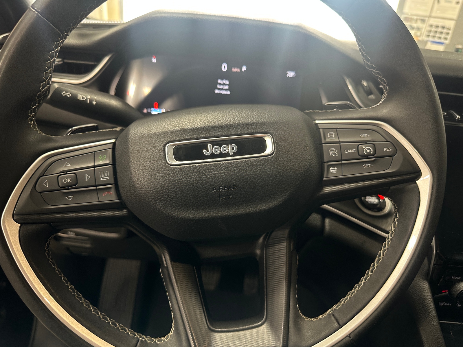 Thumbnail: 2024 Jeep Grand Cherokee - 5