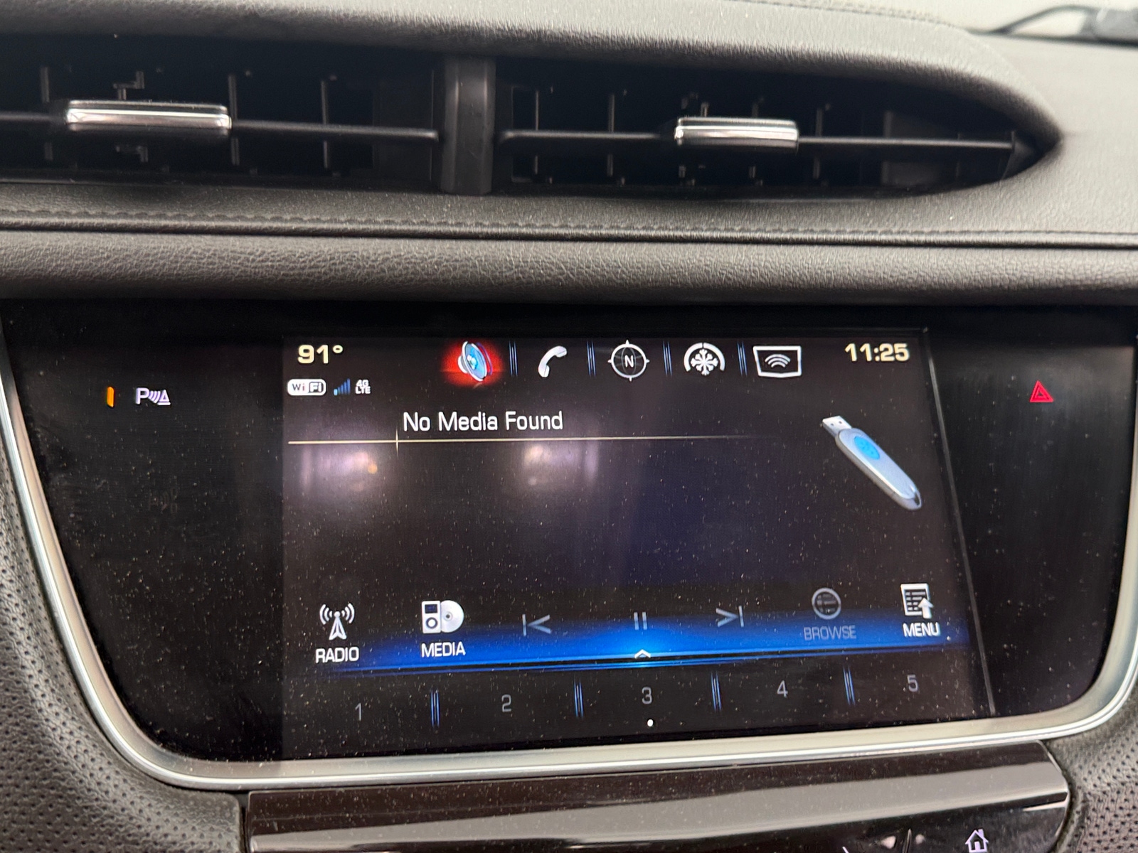 Thumbnail: 2019 Cadillac XT5 - 3