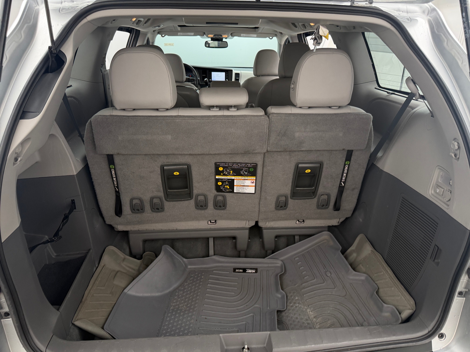 Thumbnail: 2020 Toyota Sienna - 6