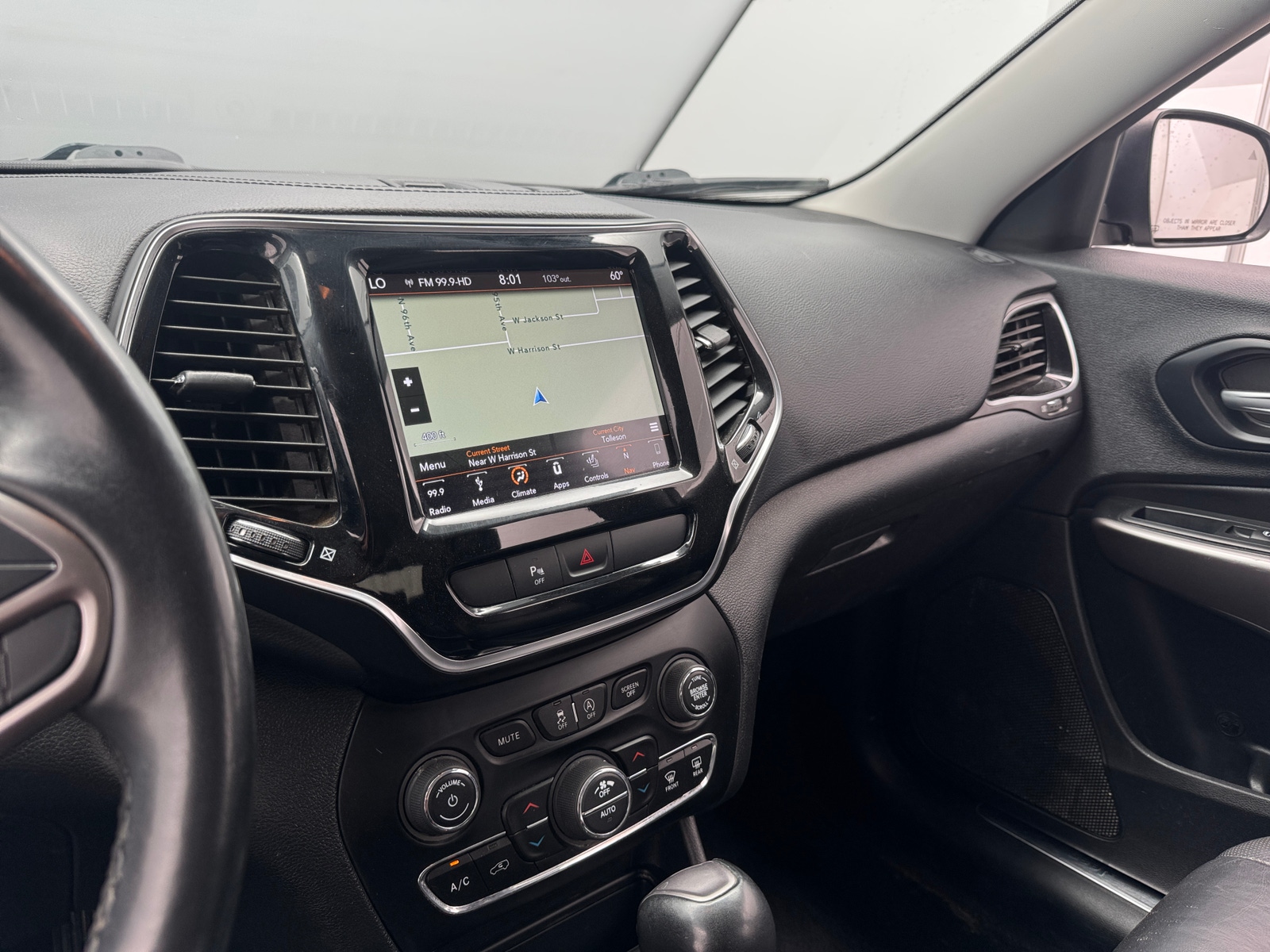 Thumbnail: 2019 Jeep Cherokee - 3