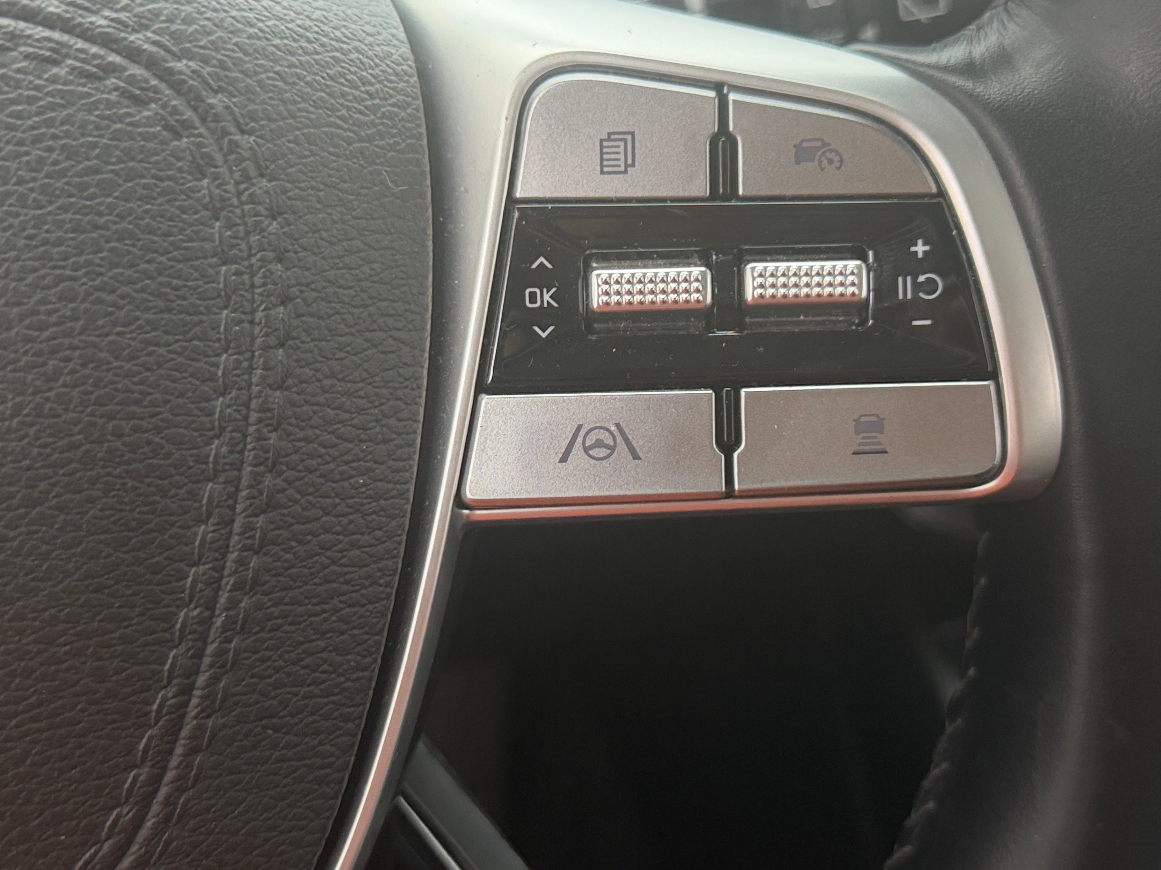 2025 Kia Telluride S - Photo 16