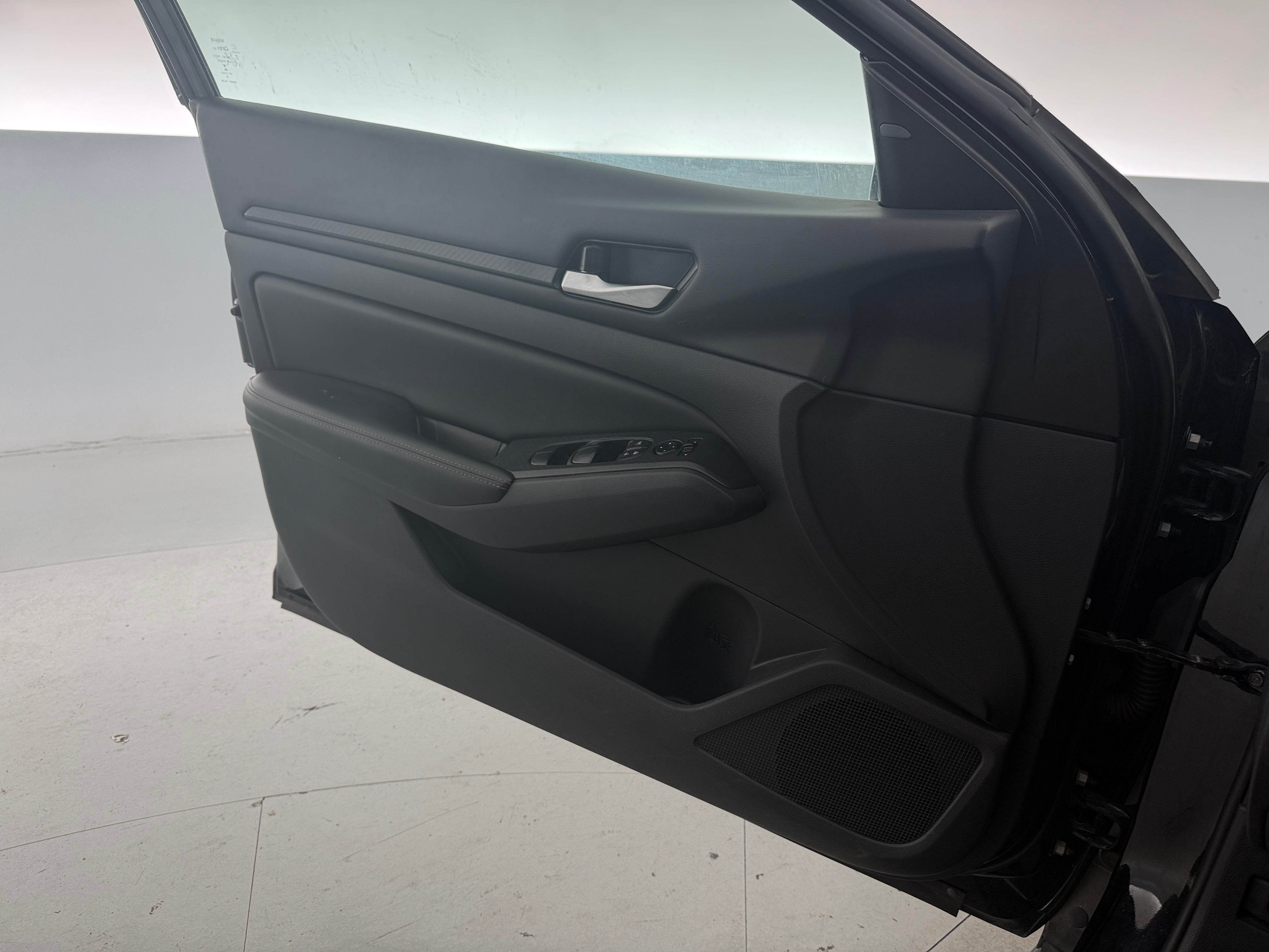 2025 Nissan Altima SV - Photo 7
