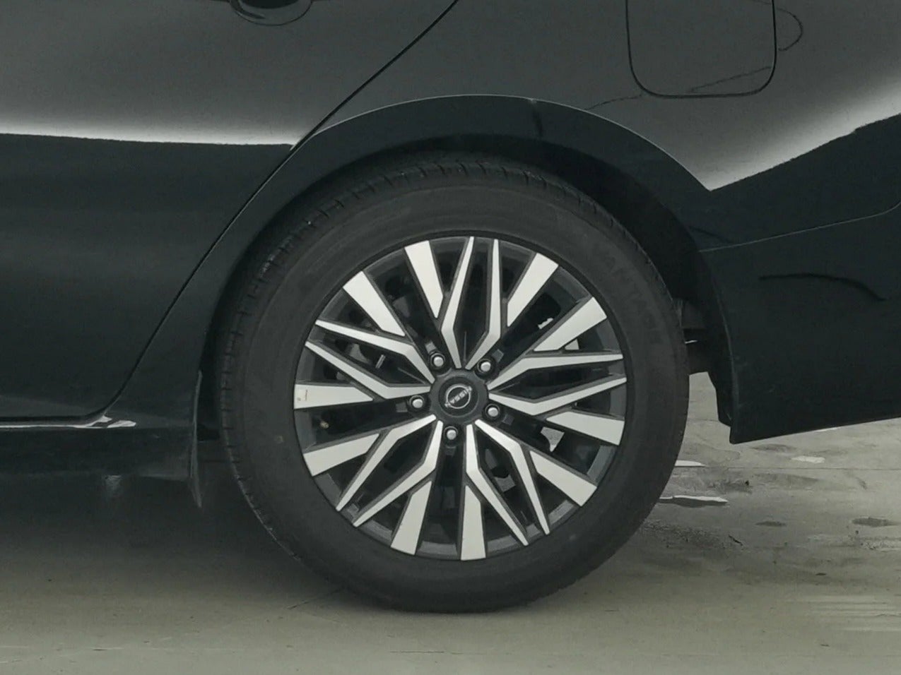 2025 Nissan Altima SV - Photo 12