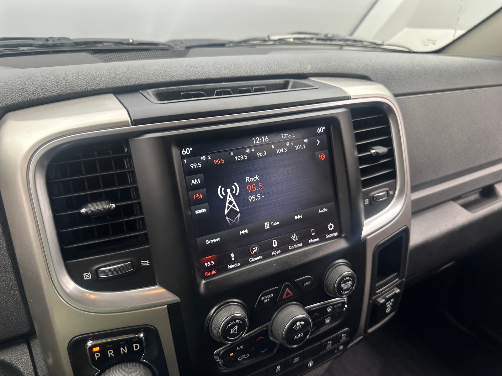 Thumbnail: 2019 RAM 1500 Classic - 4
