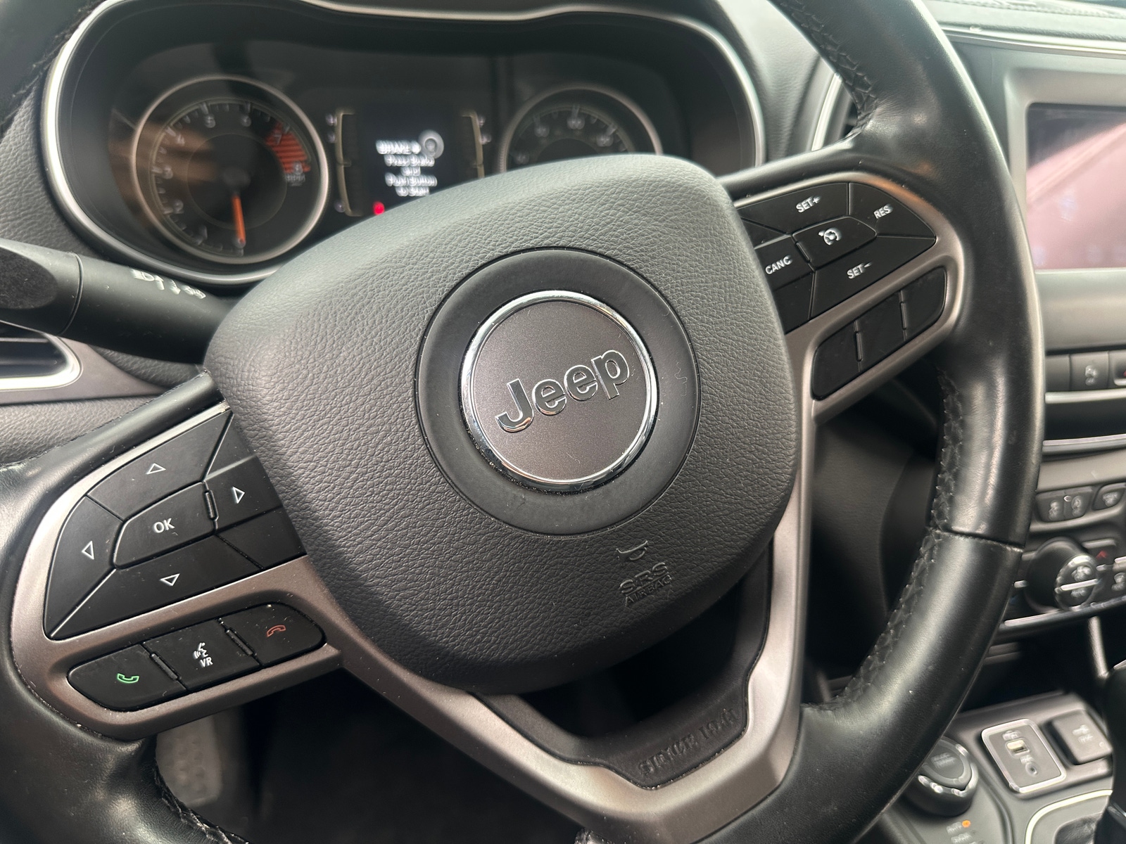 Thumbnail: 2020 Jeep Cherokee - 4