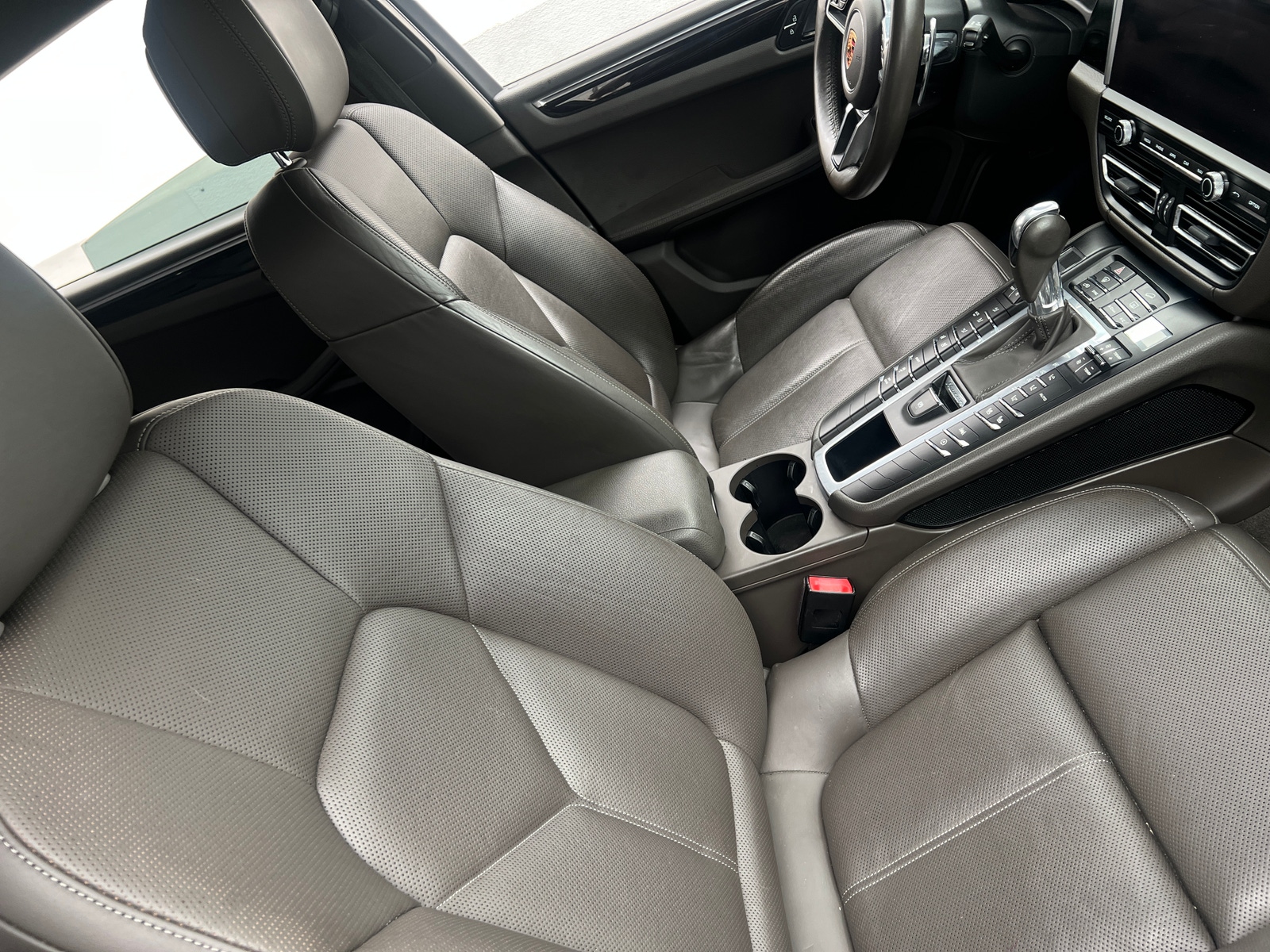 Thumbnail: 2019 Porsche Macan - 2