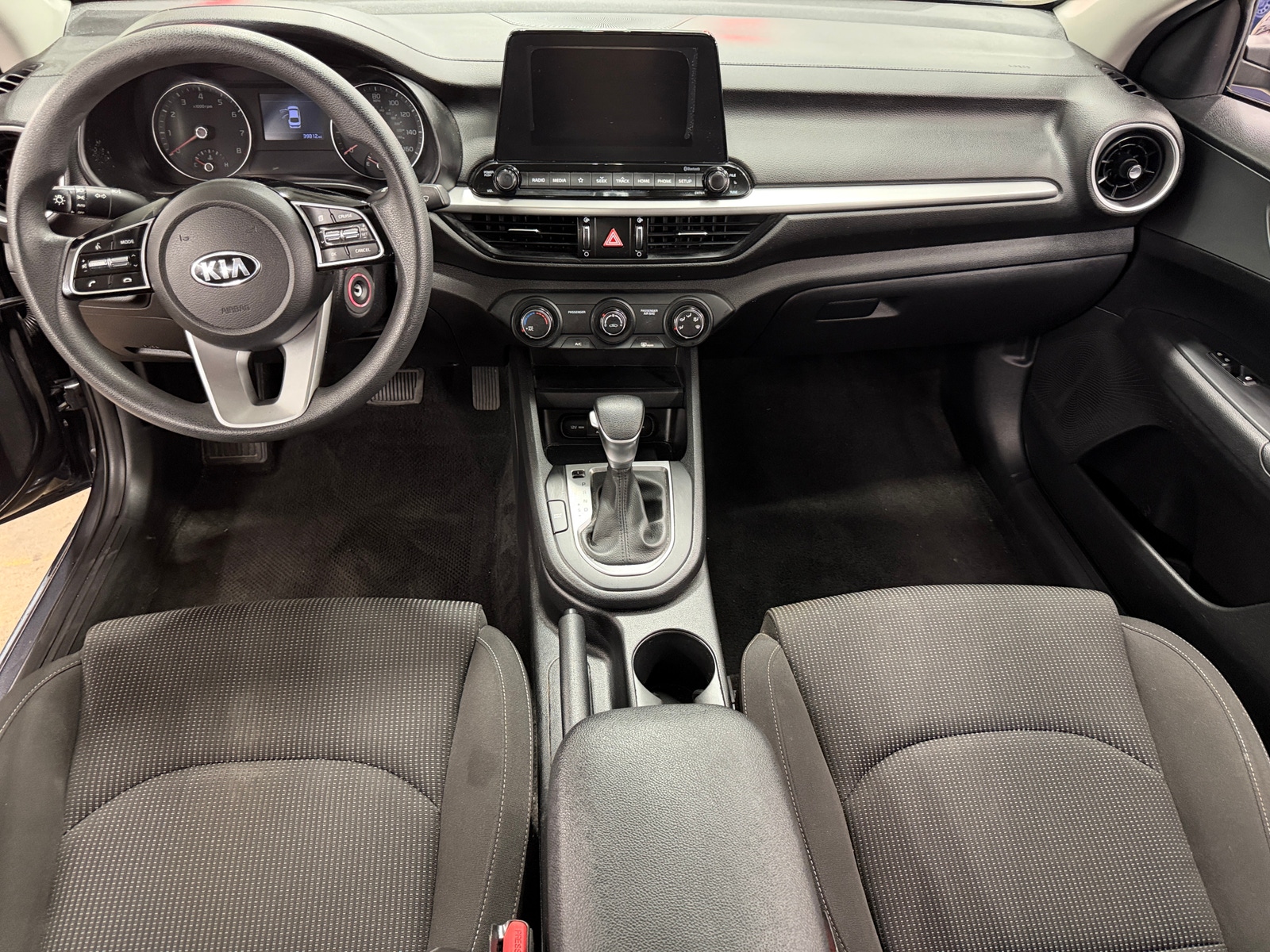Thumbnail: 2020 Kia Forte - 3