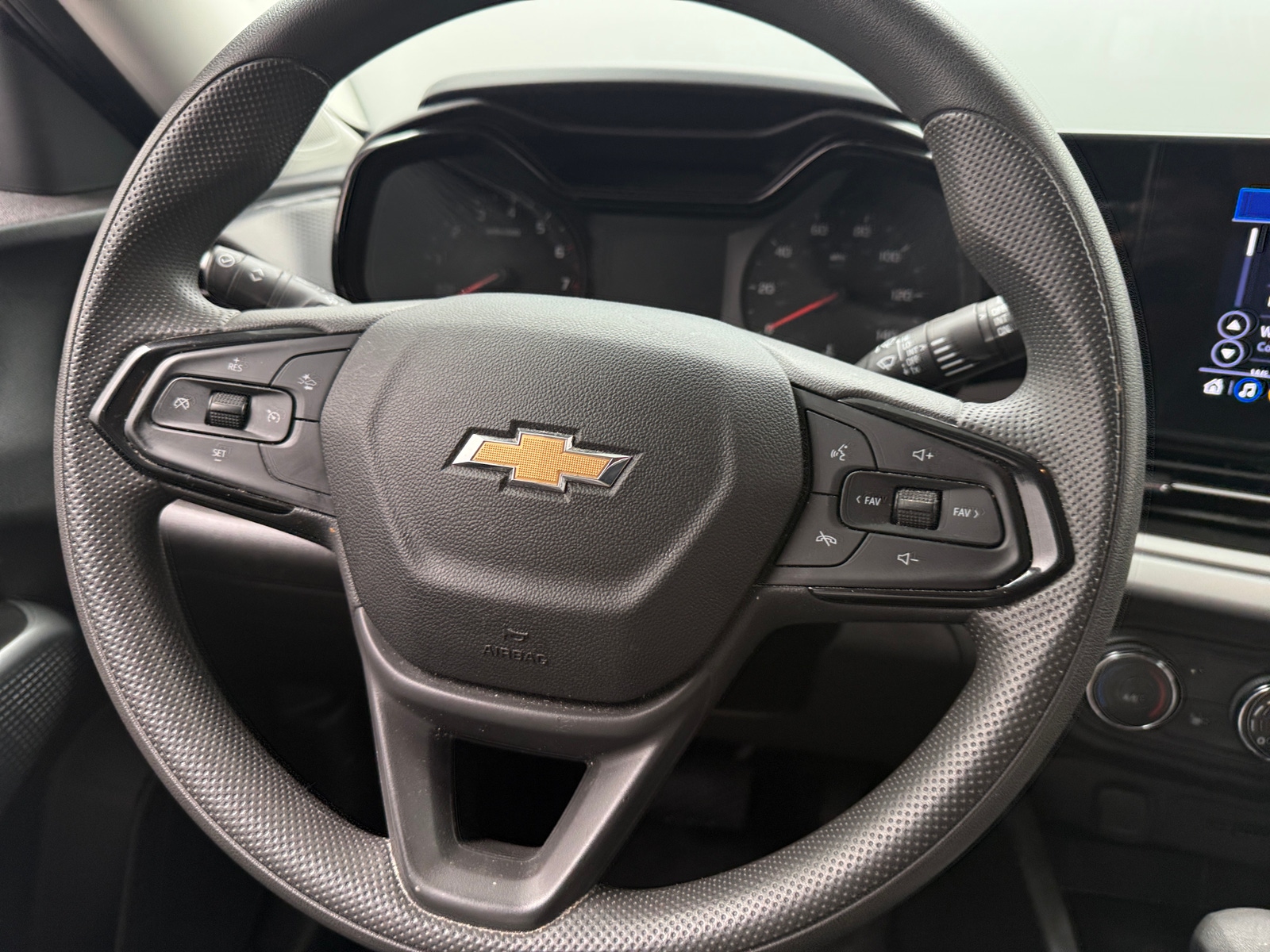 Thumbnail: 2024 Chevrolet Trax - 5