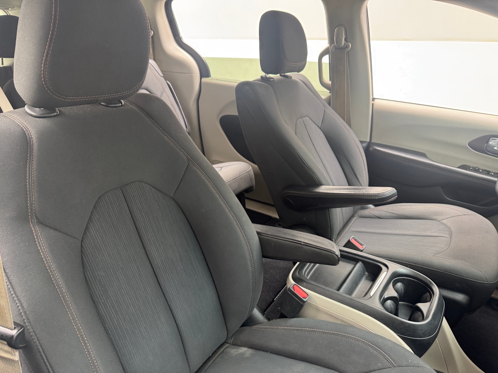 Thumbnail: 2019 Chrysler Pacifica - 2
