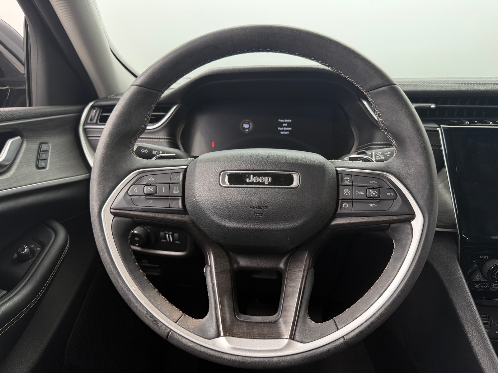 Thumbnail: 2023 Jeep Grand Cherokee - 4