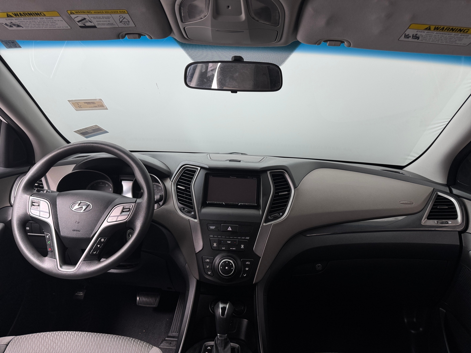 Thumbnail: 2016 Hyundai Santa Fe - 3