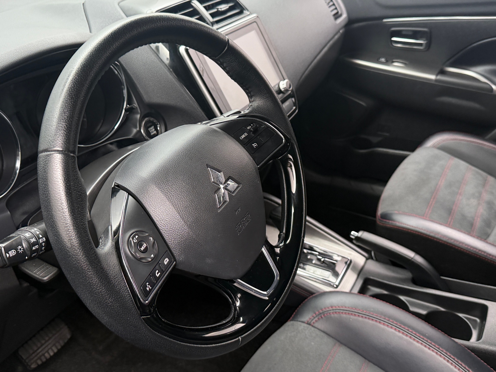 Thumbnail: 2025 Mitsubishi Outlander Sport - 4