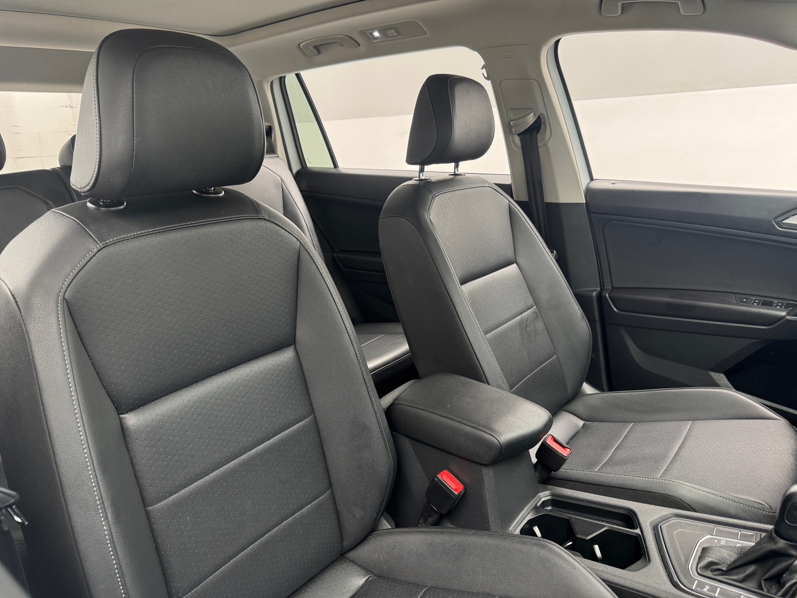Thumbnail: 2020 Volkswagen Tiguan - 2