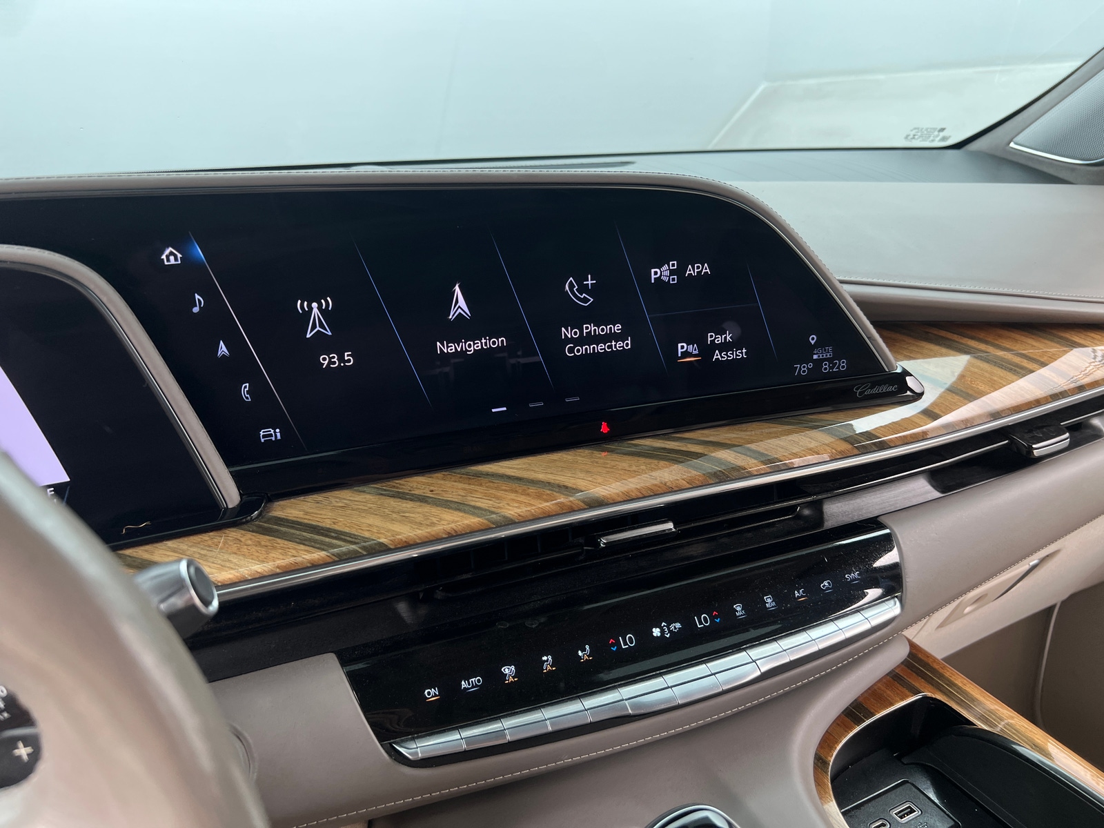 Thumbnail: 2021 Cadillac Escalade - 3