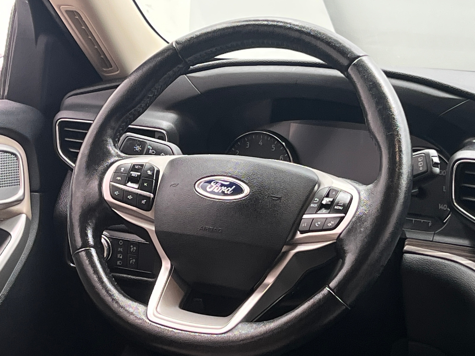 Thumbnail: 2021 Ford Explorer - 4
