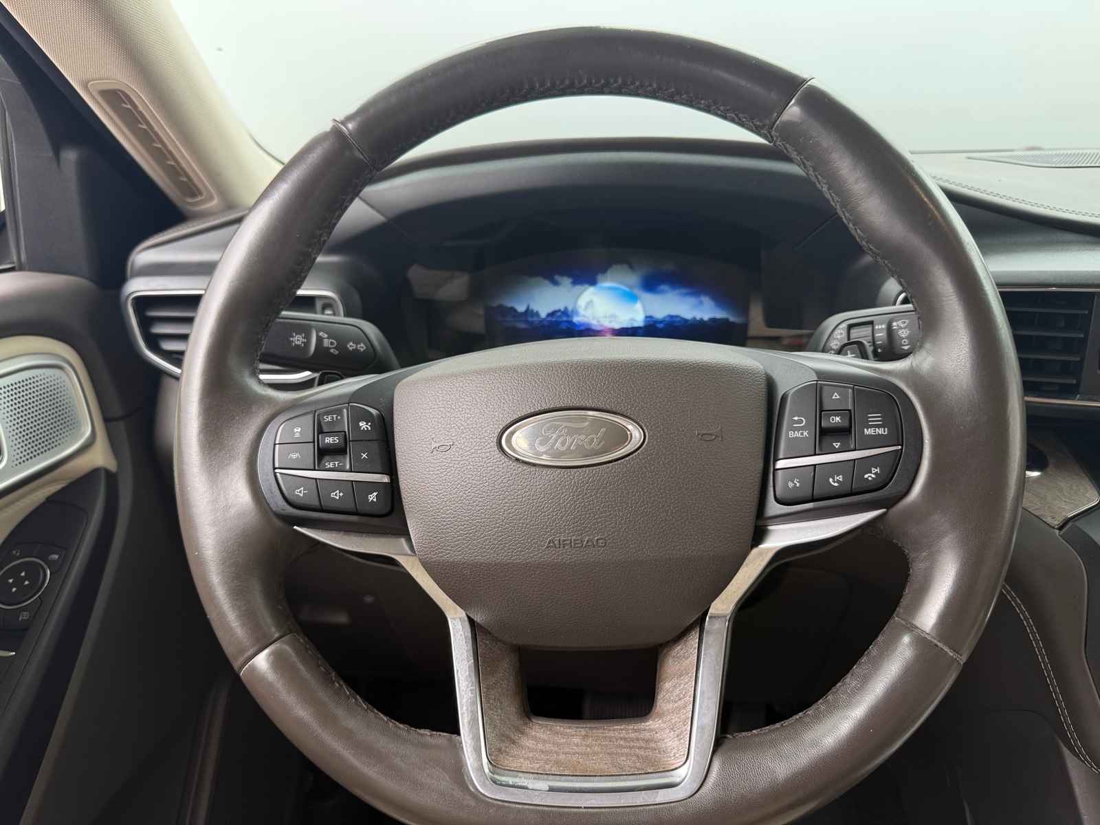Thumbnail: 2020 Ford Explorer - 4