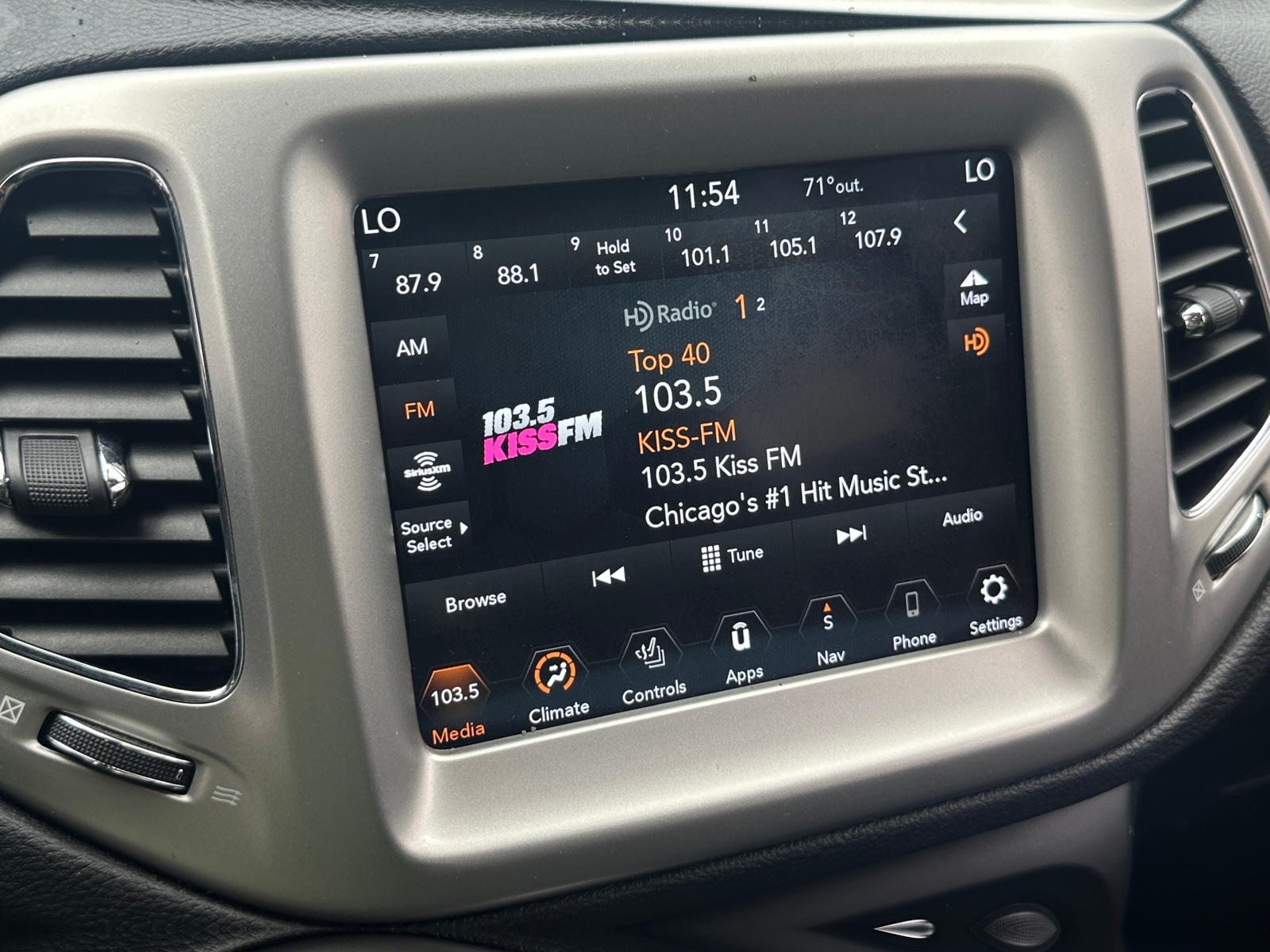 Thumbnail: 2020 Jeep Compass - 3