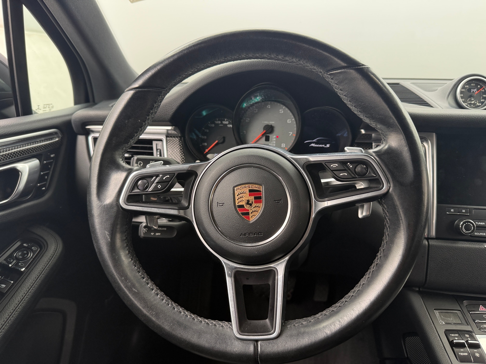 Thumbnail: 2017 Porsche Macan - 4