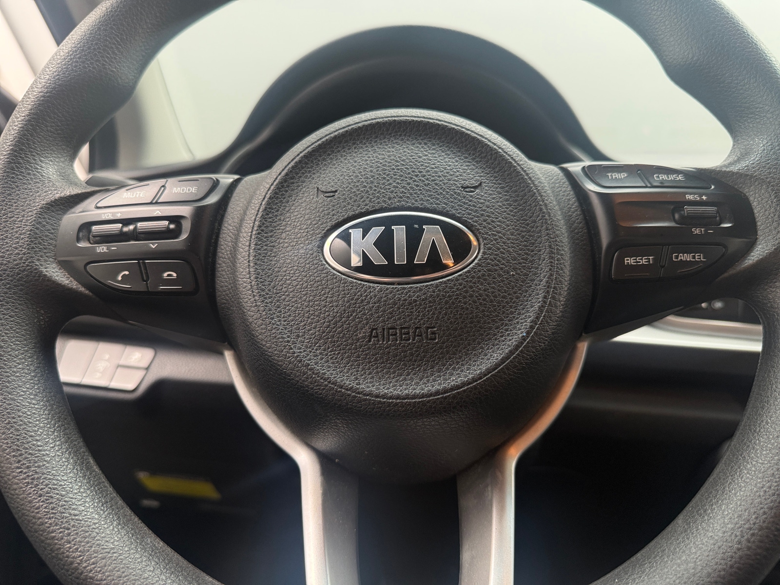 Thumbnail: 2019 Kia Rio - 5