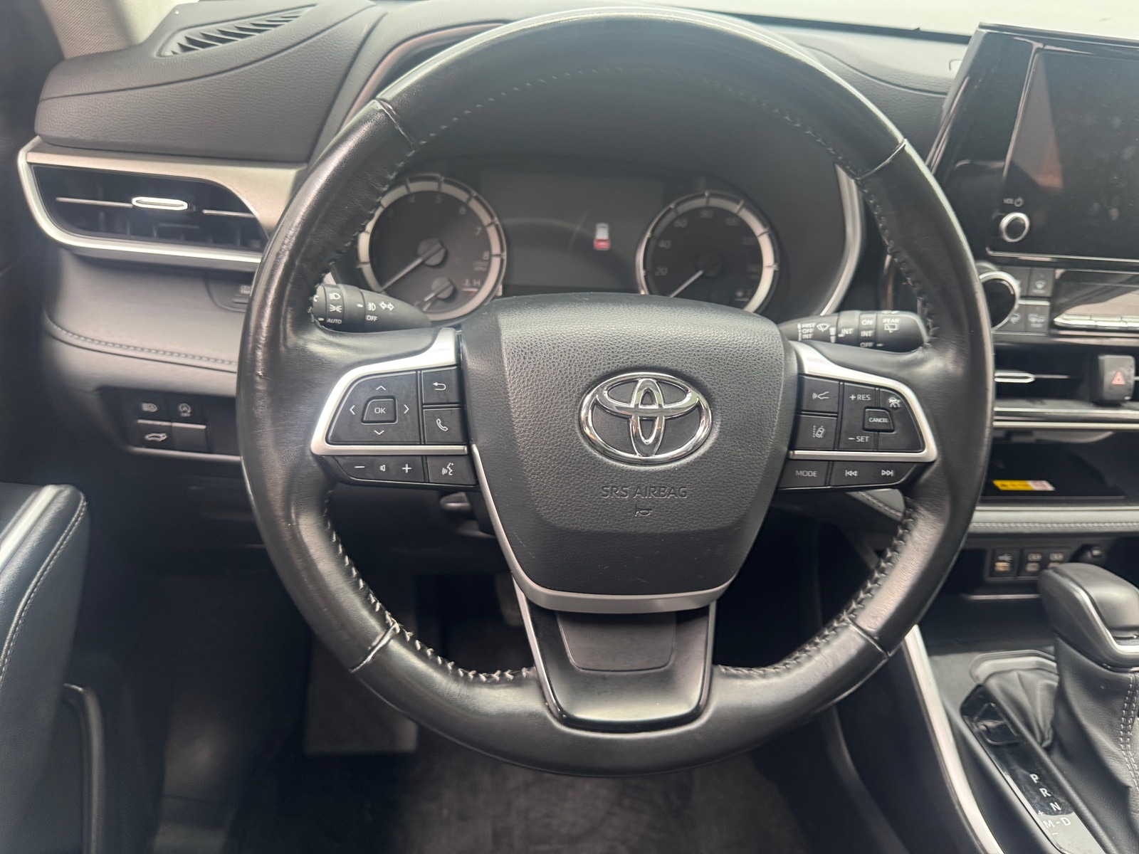Thumbnail: 2023 Toyota Highlander - 4
