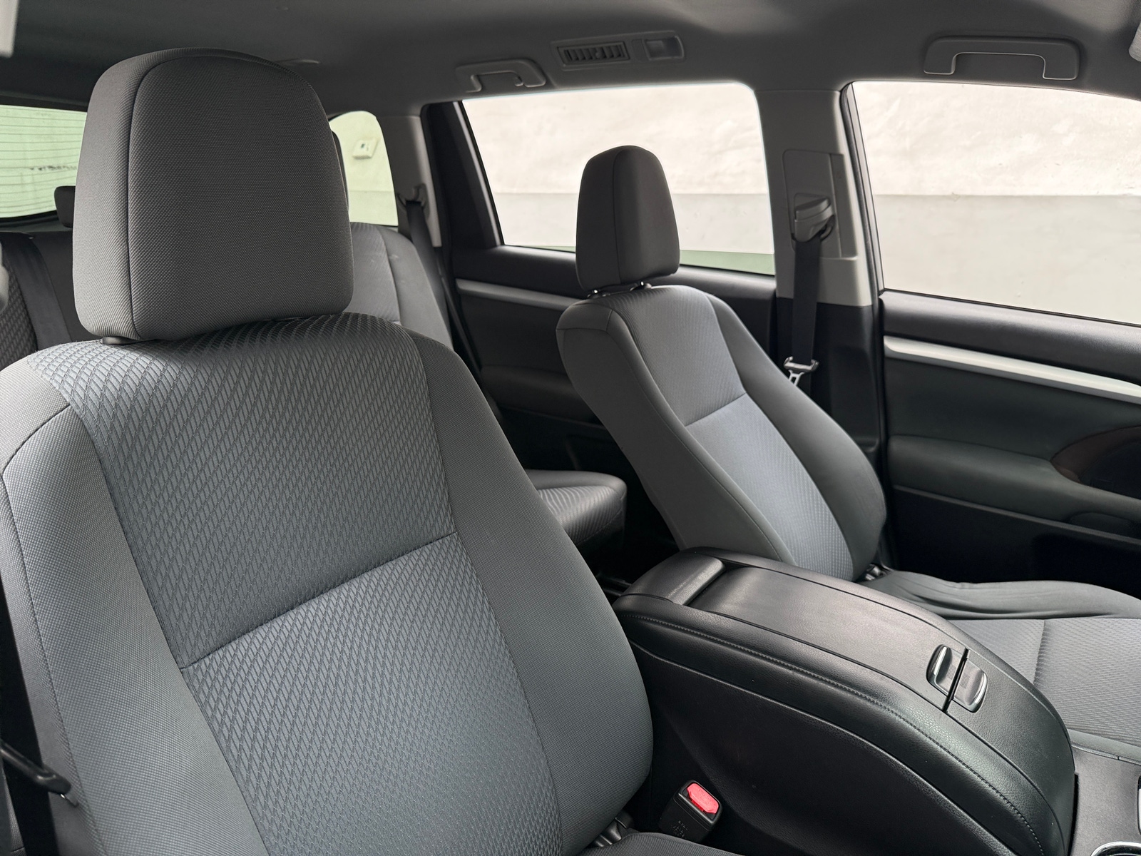 Thumbnail: 2016 Toyota Highlander - 2