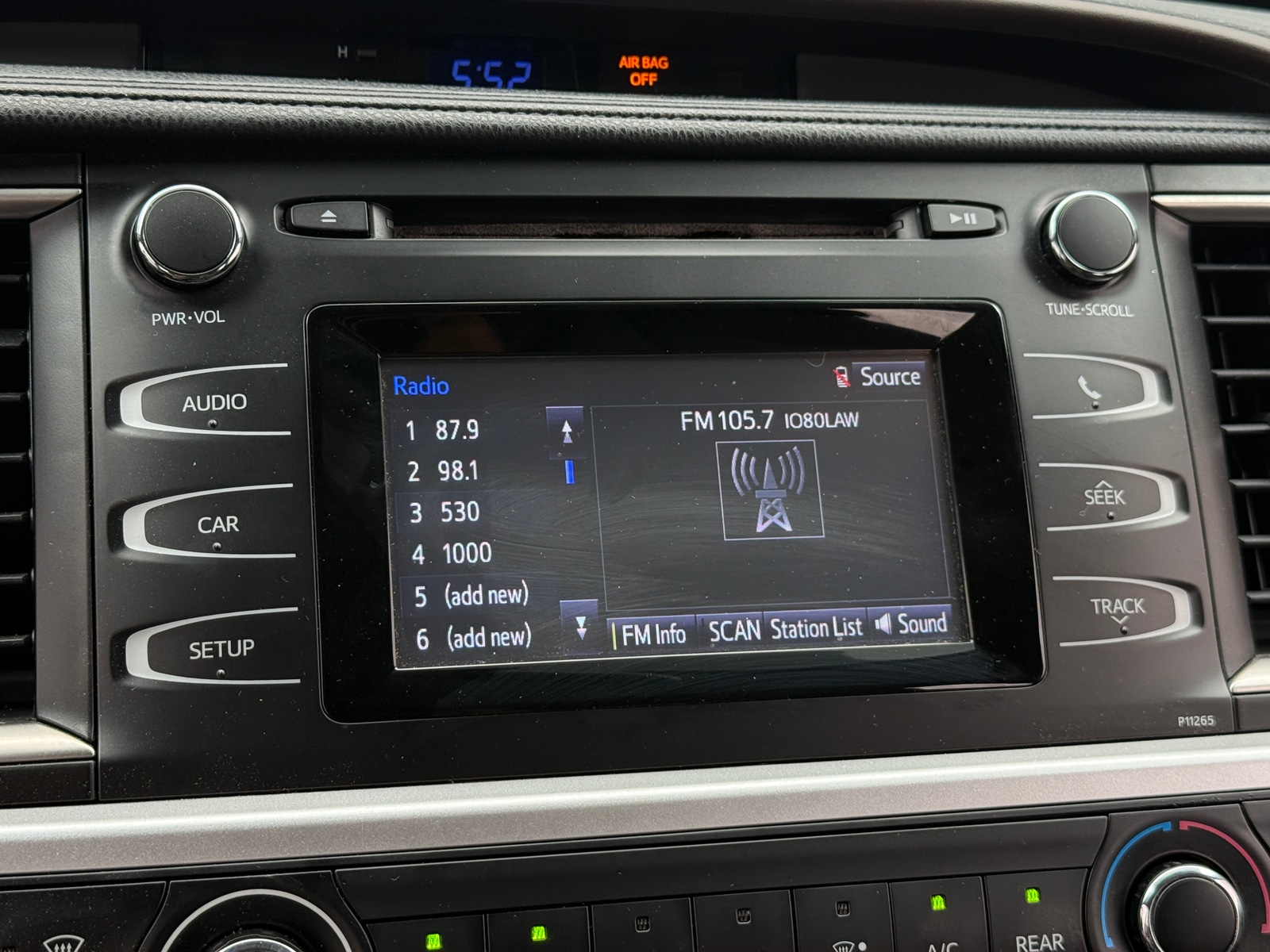 Thumbnail: 2016 Toyota Highlander - 4